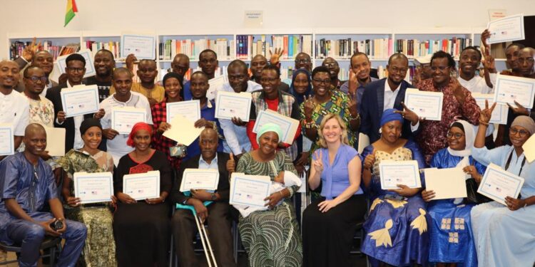 Ambassade des USA en Guinée : remise de certificats aux journalistes