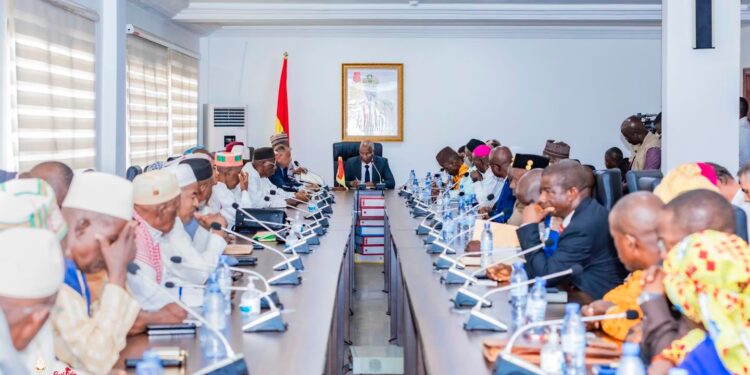 Guinée : le premier ministre échange avec les sages 