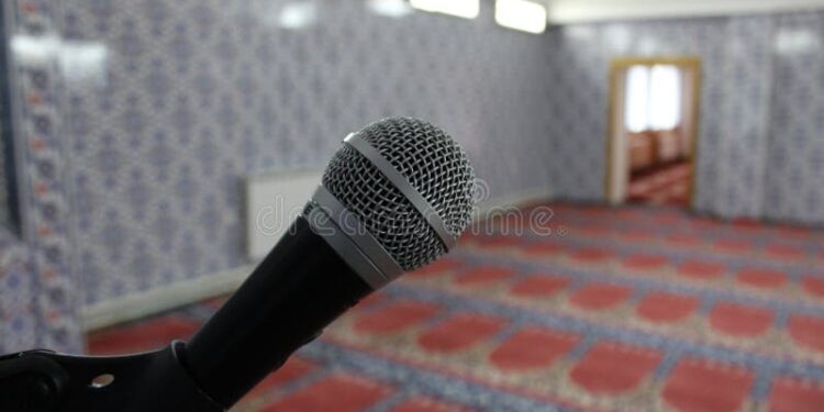 L’utilisation du Micro pendant la Prière Nocturne dans un Pays Laïc : « un acte qui engendre de péchés? »