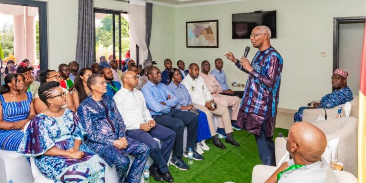 Le premier ministre face aux guinéens vivant au Rwanda : ” la Guinée avance, il faut voir la perspective 