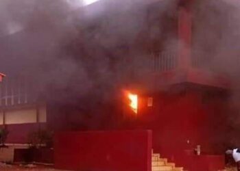Université générale Lansana Conté : le bloc de laboratoire de recherches avalé par des flammes
