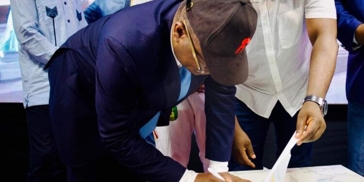 Guinée : Aboubacar Sampil et Bogola Haba signent pour la construction d’un centre technique régional…