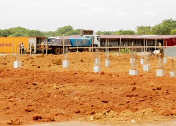 Kankan : le premier ministre visite le site de construction de l’aérogare régionale 