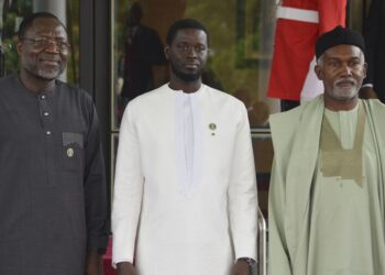 La CEDEAO donne mandat à Faye de discuter avec le Burkina, le Mali et le Niger