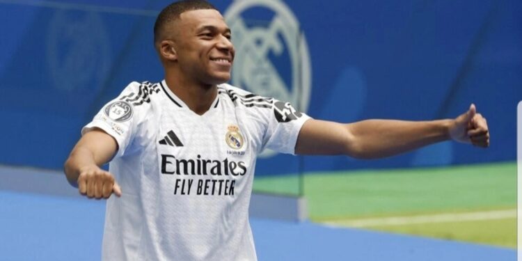 « Mon rêve est devenu réalité», Mbappé accueilli en superstar au Real Madrid