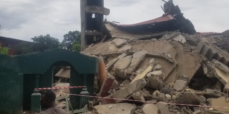 Conakry : l’hôtel Africa s’est éffrondé à la minière