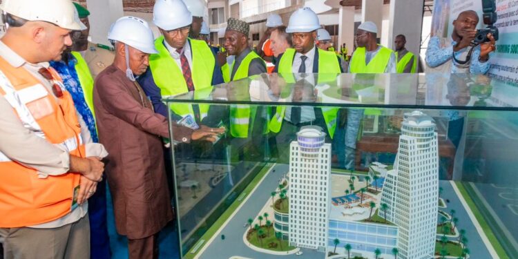 Guinée : le PM sur le chantier de la cité WAQF à Conakry 