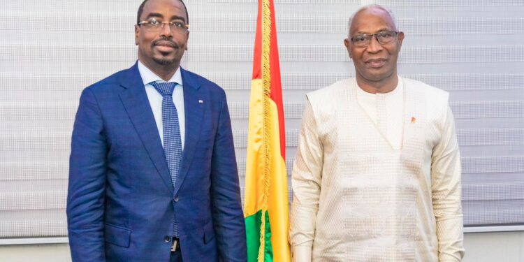 Guinée : le 3ème vice-président de la CAF satisfait des travaux de modernisation des infrastructures sportives 