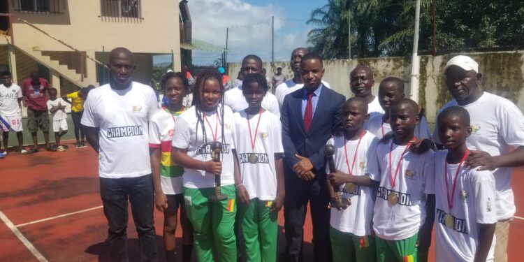 Guinée/Tenis : les joueurs de 12 ans deviennent champions d’Afrique de l’Ouest et se qualifient pour la phase finale de champion d’Afrique