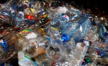 Guinée : Pour Promouvoir la salubrité publique on interdit l’utilisation de plastiques à usage unique( décret )
