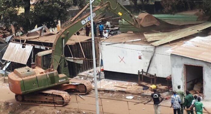 Restitution des titres fonciers et plans parcellaires aux collectifs des victimes de Kaporo-rails, Kipé II et Dimesse de 1998 et 2019 : Un pas vers la justice et la réconciliation
