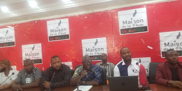 Le FNDT  demande au président de la transition de se présenter candidat aux prochaines élections en Guinée ( déclaration )