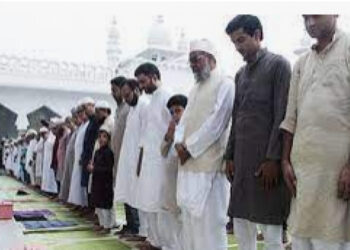 Les Musulmans et la Position des Bras en Prière : Une Divergence Interprétative