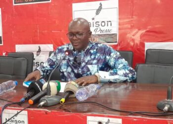 Secteur sanitaire en Guinée : Dr N’Famara Camara présente deux livres