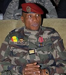 Le Général Mamadi Doumbouya accorde la grâce à Moussa Dadis Camara : Un geste de réconciliation ou un simple acte de clémence ?”