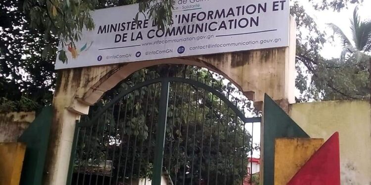 Réformes au Ministère de l’Information : Le Général Mamadi Doumbouya Renouvelle les Cadres Clés pour une Nouvelle Vision