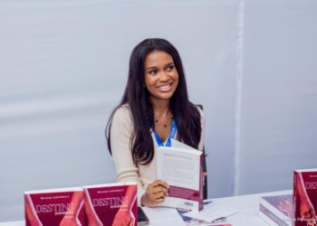 Quand le destin s’en mêle : Mariam Goepogui dévoile son roman “Destins entrelacés”
