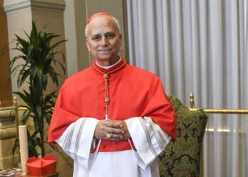 Loupe portrait :Robert Francis Prevost homme de dialogue