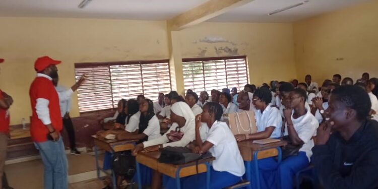 Opération Carrière : Le Rotary Club de Conakry éclaire l’avenir des élèves du lycée Kipé