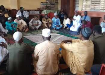 Guinée : la promotion 1999-2003 du Collège Koloma se retrouve pour un hommage émouvant