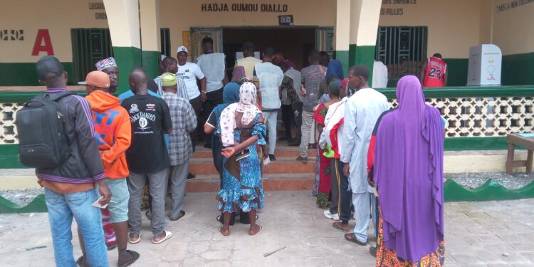 Référendum constitutionnel en Guinée : forte mobilisation à Koloma 1