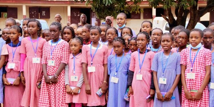 Guinée : « Réinscription scolaire : le racket silencieux des écoles privées »