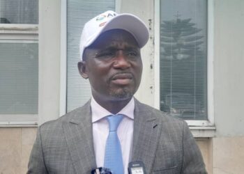 Guinée : des femmes manifestent pour la candidature du Général Doumbouya, Diabaty Doré appelle à ne pas le “forcer”