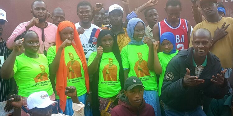 Conakry: À Wanindara, la jeunesse réserve un accueil chaleureux à Pépé Francis Haba, leader de l’UGDD accompagné par Mamadou Macka Diallo, leader du PNDD.
