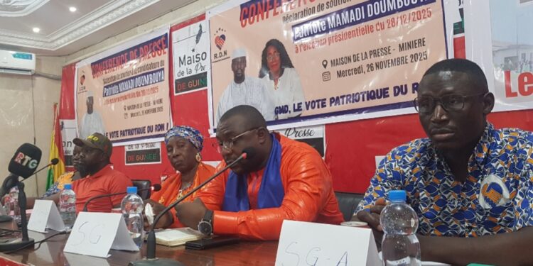 Guinée : Après le rejet de sa candidate, le parti RDN apporte son soutien à Mamadi Doumbouya