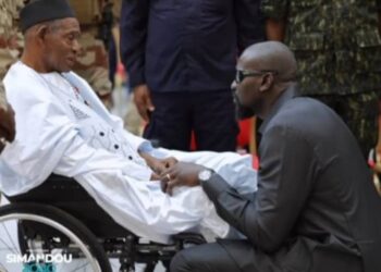 Respect des aînés et devoir de mémoire : Mamadi Doumbouya sous les éloges des anciens combattants