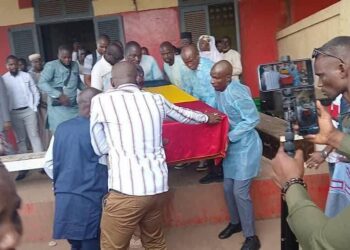 Guinée : hommages officiels à Aboubacar Sidiki Diakité, dit « Toumba », à Conakry