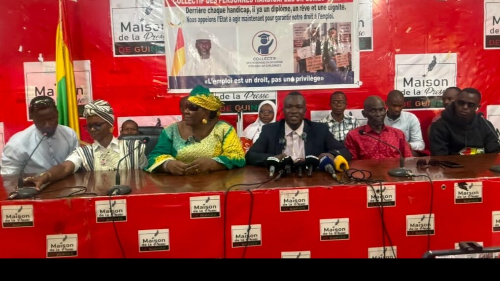 Guinée : Des diplômés en situation de handicap réclament leur droit à l’emploi et interpellent les autorités