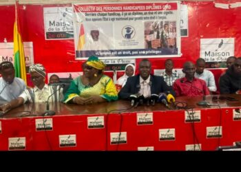 Guinée : Des diplômés en situation de handicap réclament leur droit à l’emploi et interpellent les autorités