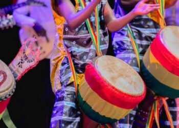 Guinée : des acteurs culturels appellent à bannir les tissus « Faré Yaré » pour protéger le patrimoine textile national
