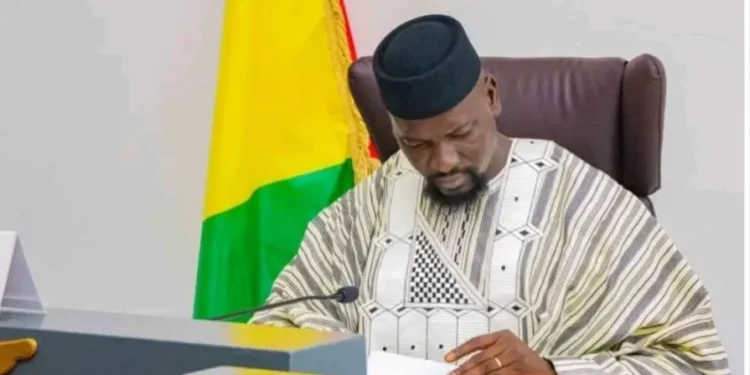 Guinée : Mamadi Doumbouya limoge deux ministres et un conseiller à la Présidence