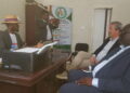 Guinée : le président de la FIDH en visite au SPPG, la liberté de la presse au cœur des échanges
