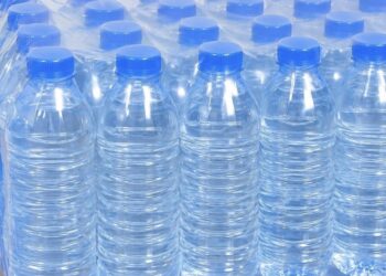 Guinée : de nouveaux prix plafonds fixés pour l’eau minérale et minéralisée